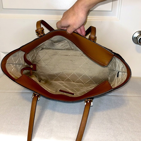 Michael Kors Gilly Large Jet set Drawstring Top Zip Tote Brown Monogram - Picture 13 of 15